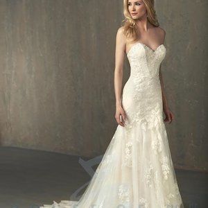 Adrienne Papell wedding gown sz 16 new